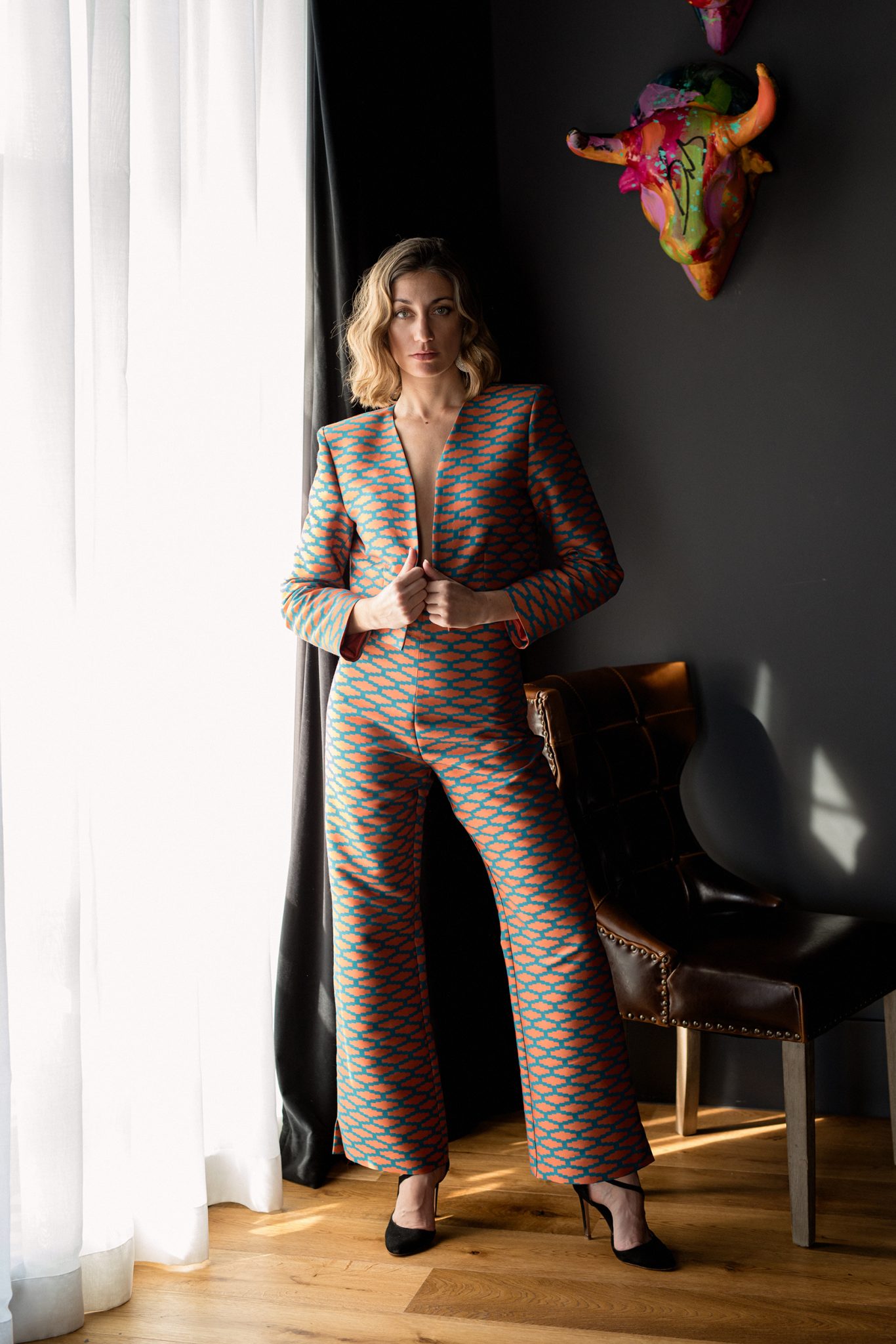 Conjunto elegante para invitada con estilo en tonos pastel